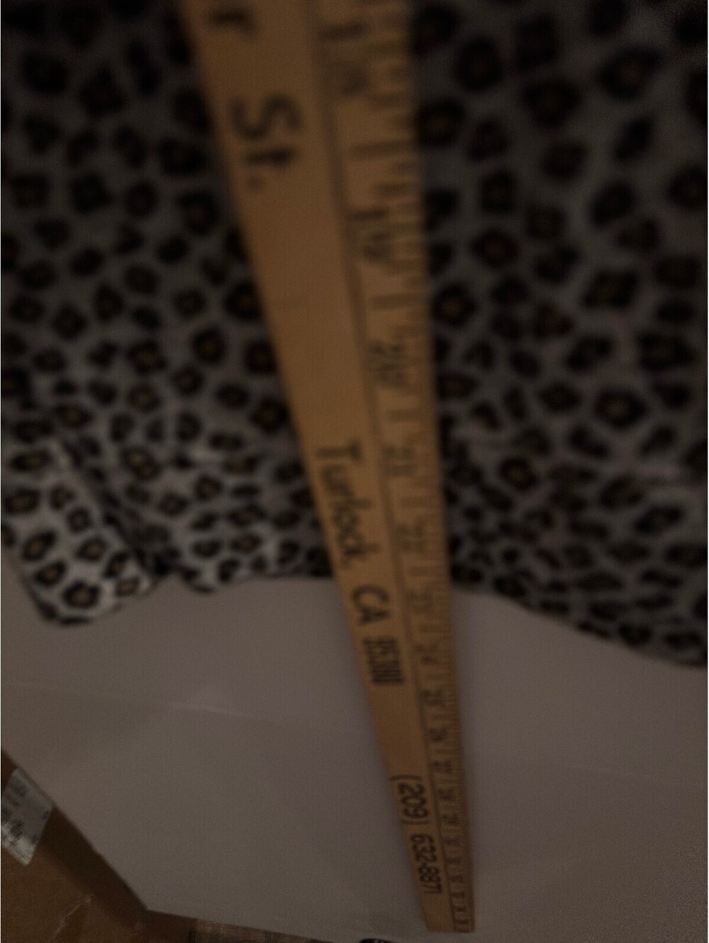 Simply Vera Vera Wang Women's Medium Leopard Print Jersey Top in Beige and Black - Picture 5 of 6